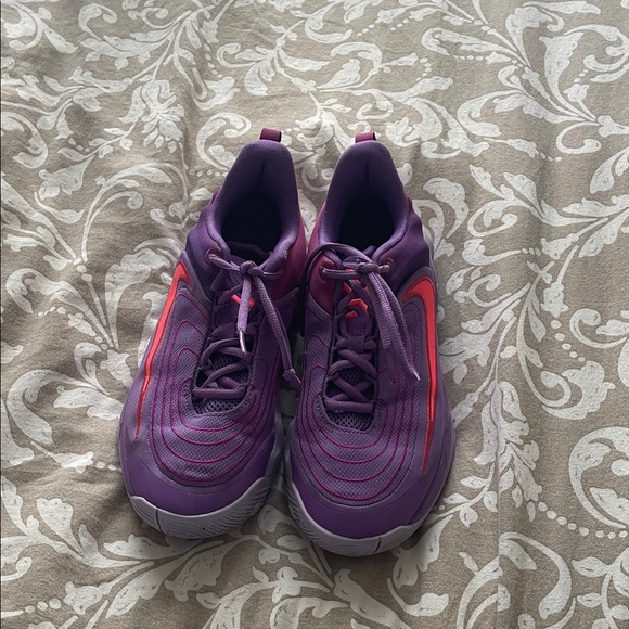 Nike Purple and Pink Basketball Shoes - Picture 2 of 3